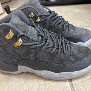 Wolf grey Jordan 12